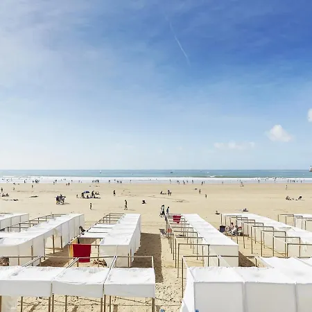 Apartment T2 Avec Loggia Et Parking, Proche Et Commerces Aux Sables D'olonne - Fr-1-92-912 *